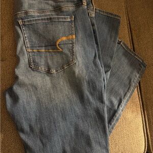 American Eagle Outfitters Women's Skinny Jeans in Medium Blue with Tan Stitching